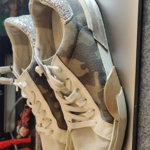 Dolce Vita Zina Camo Sneaker, Women’s 8